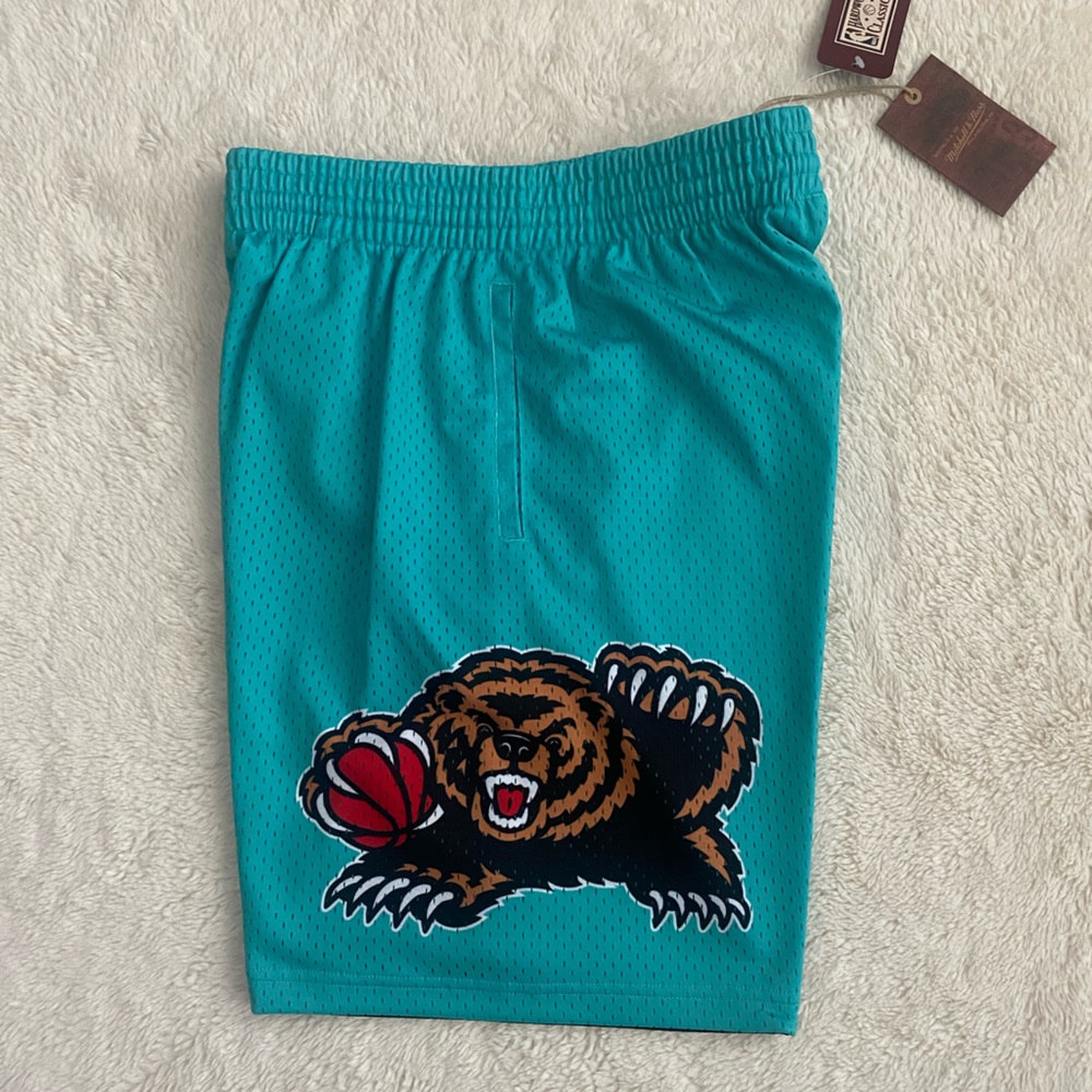 Men’s Memphis Grizzlies Shorts, Mitchell & Ness, Swingman 96-97, NWT